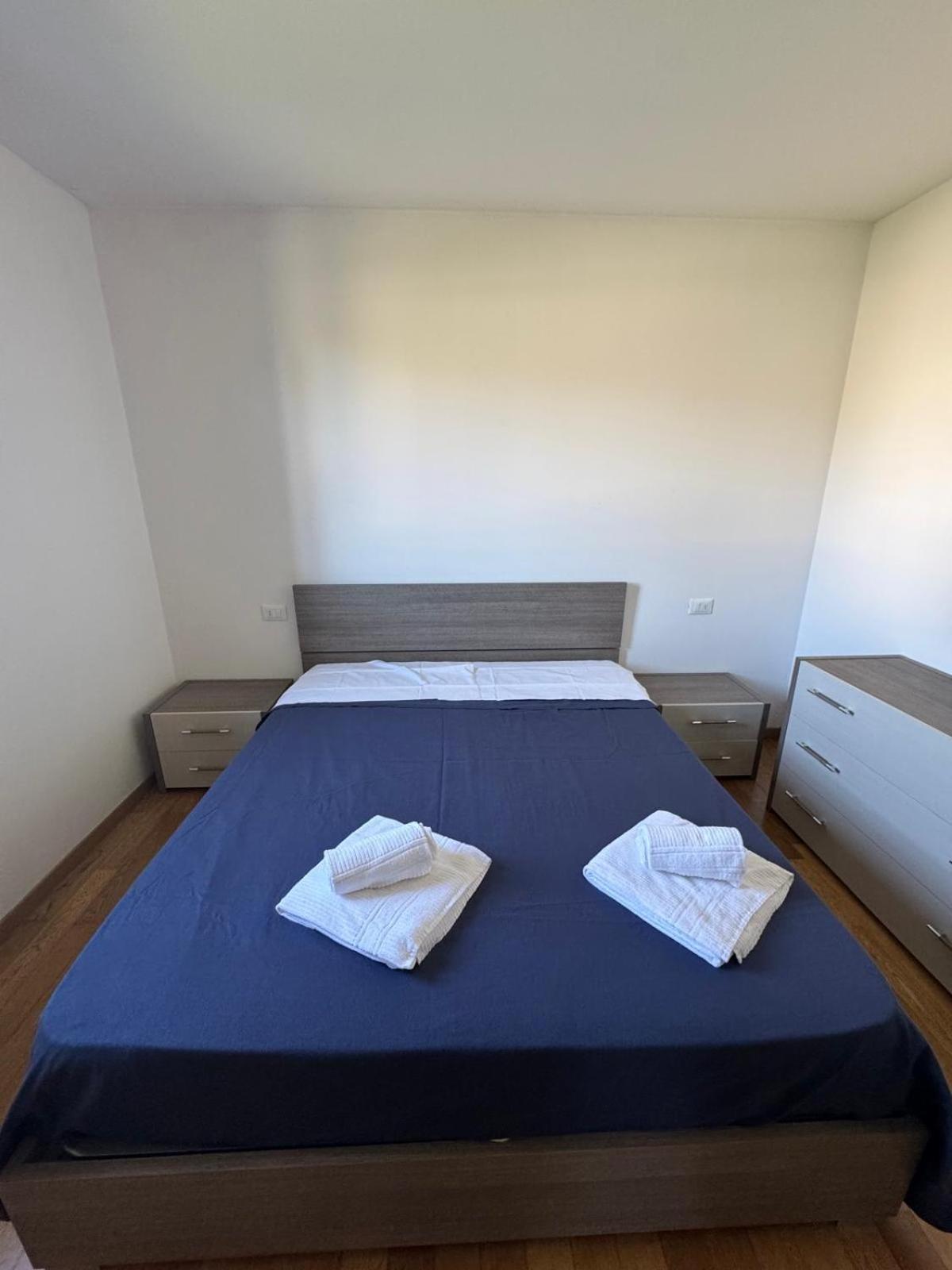 Crossroads Apartment Santa Maria la Longa Bagian luar foto