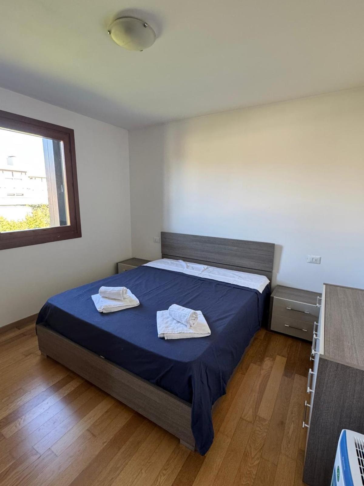 Crossroads Apartment Santa Maria la Longa Bagian luar foto