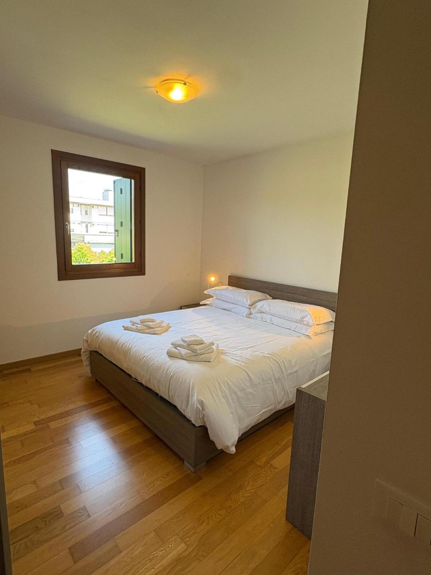 Crossroads Apartment Santa Maria la Longa Bagian luar foto
